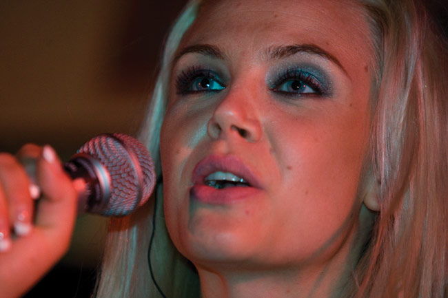 Susanna Laine
Avainsanat: Aikakone Amarillo Kotka sokos Susanna laine