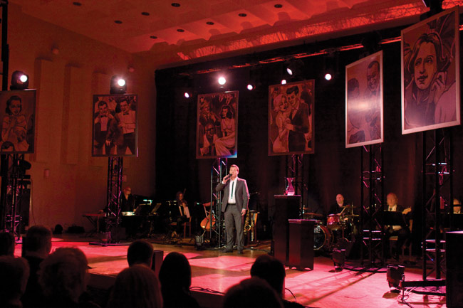 Konserttikiertueen massiiviset puitteet
Jari Sillanpää, Konserttitalo, Kotka 2008.
Avainsanat: Jari Sillanpää konserttikiertue konserttitalo Kotka