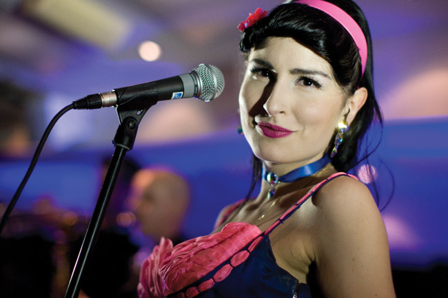 Viettelys
Maria Lund
Avainsanat: Maria Lund Alexandra Aspasia Rantaniva Lund-Ionitza jats jazz cover kaunis seksikäs tumma Banketti Seurahuone Kotka