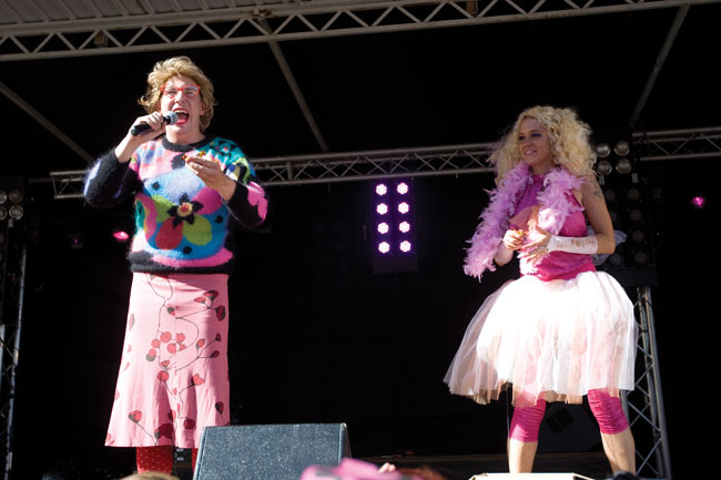 Marja ja Tuksu
Avainsanat: Marja Tyrni Löytty open air Elimäki Kouvola Aku Hirviniemi Tuksu polttarit