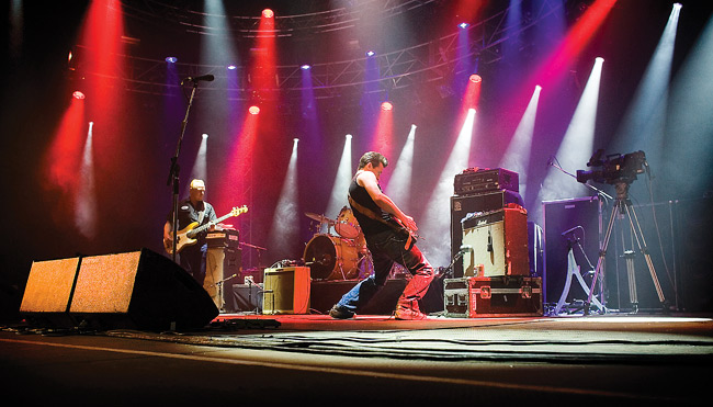 Rock'n'roll show
Tokela kohtaa vahvistimen
Avainsanat: Melrose Kotkan Meripäivät Sapokan jättiteltta Tokela takakeno kamera vahvistin