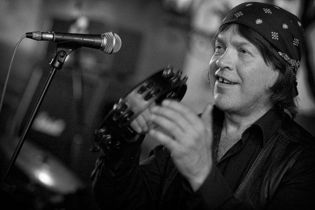 Joe Vestich
Messengers
Avainsanat: Messengers Kairo Kotka Kelmu 30 v Joe Vestich tamburiiini