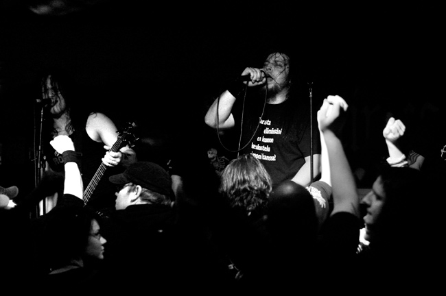 Pain confessor
Hamina 2007
Avainsanat: Pain Confessor Markku Make Kivistö Mikko yleisö death metal thrash
