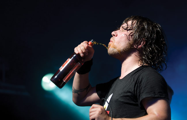 Alkoholin väärinkäyttöä
Gambina go-go
Avainsanat: Rytmihäiriö Dark River Festival Kotka Kymi Unto Helo