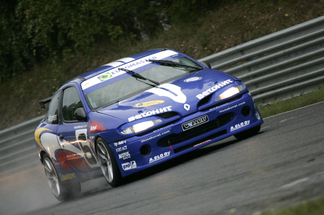 Ahonen
Avainsanat: Keijo Ahonen Ahvenisto super 2000 renault megane musakuvat sponsori wizard kostea