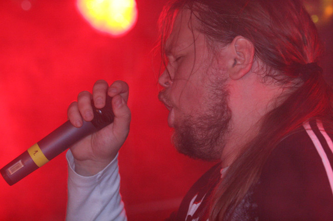 "Rolling (rolling), turning (turning), diving (diving), going again"
Ville vetää Iron Maidenia.
Avainsanat: Hevikaraoke Ville punainen Iron Maiden "Rolling (rolling), turning (turning), diving (diving), going again"
Ville vetää Iron Maidenia.
Avainsanat: Hevikaraoke Ville punainen Iron Maiden