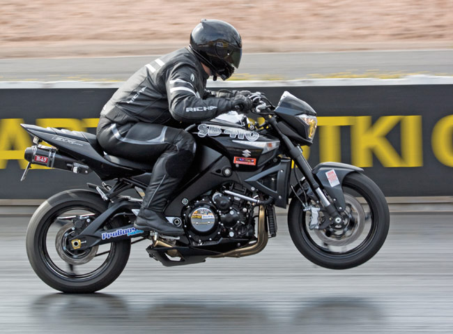 Keula nousee
SB410
Avainsanat: Drag racing kiihdytysajo Alastaro Musakuvat sponsori sponsoroida mainos moottoripyörä kiihdyttää keulia Keula nousee
SB410
Avainsanat: Drag racing kiihdytysajo Alastaro Musakuvat sponsori sponsoroida mainos moottoripyörä kiihdyttää keulia