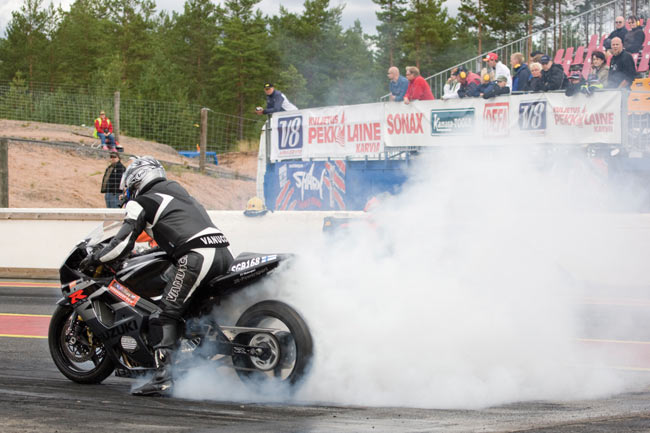 Burnis
SGB168
Avainsanat: Drag racing kiihdytysajo Alastaro Musakuvat sponsori sponsoroida mainos moottoripyörä kiihdyttää burnout burnis lämmittää kumi palaa savu Burnis
SGB168
Avainsanat: Drag racing kiihdytysajo Alastaro Musakuvat sponsori sponsoroida mainos moottoripyörä kiihdyttää burnout burnis lämmittää kumi palaa savu