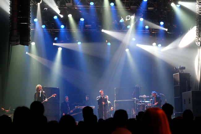 45 Degree Woman, FME 2006
Mikko Viman: vocals
Kari Reini: drums
Iiro Tuomola: guitar
Hannu Laanterä: guitar
Pekka Laine: bass
Jani Weckström: keyboards
Avainsanat: 45 Degree Woman lava koko bändi Mikko Viman Kari Reini Iiro Tuomola Hannu Laanterä Pekka Laine Jani Weckström