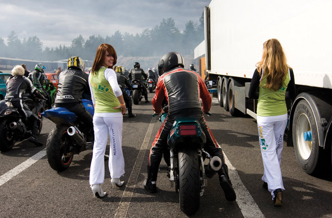 Hirviö tekee huomion
Alastaro 2008
Avainsanat: Drag racing kiihdytysajo Alastaro Musakuvat sponsori sponsoroida mainos tytöt kaunis seksikäs peppu takapuoli katsoa tyttö kävellä varikko Hirviö tekee huomion
Alastaro 2008
Avainsanat: Drag racing kiihdytysajo Alastaro Musakuvat sponsori sponsoroida mainos tytöt kaunis seksikäs peppu takapuoli katsoa tyttö kävellä varikko