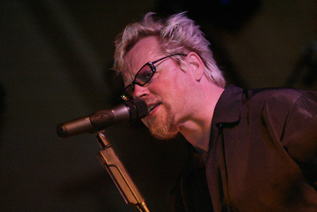 Neumann
Neumann laulaa Autiotalon 2004.
Avainsanat: Neumann Dingo mikrofoni