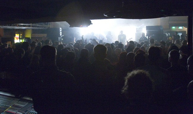 69 eyes ja Amarillon väki
69 eyes Kotkassa 2006.
Avainsanat: 69 eyes yleisö Jyrki69 Archie Bazie Timo-Timo päät lava starat