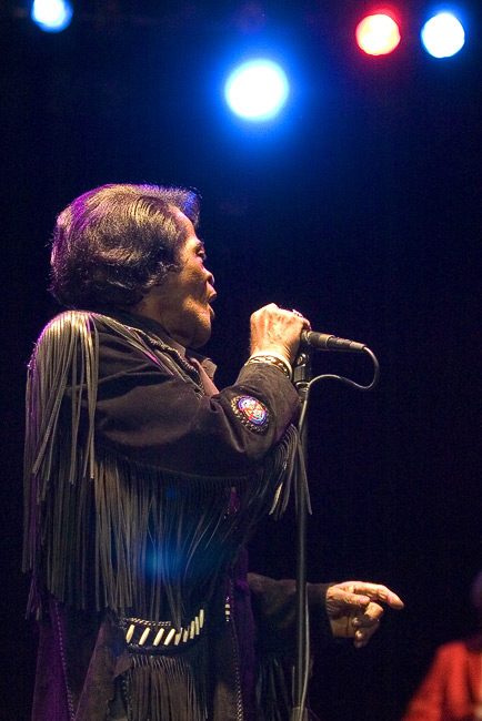 James Brown
LänsiAuto Areena 1.11.2006
Avainsanat: James Brown Soul Brother Number One Goodfather Of Hardest Working Man In Showbiz Black Musta Funk R&B Legenda Legend jäähyväiskeikka James Brown
LänsiAuto Areena 1.11.2006
Avainsanat: James Brown Soul Brother Number One Goodfather Of Hardest Working Man In Showbiz Black Musta Funk R&B Legenda Legend jäähyväiskeikka