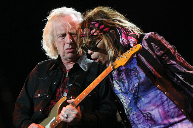 Noinko?
Avainsanat: Aerosmith yhdysvallat Hartwall Areena Helsinki glamour Steven Tyler Brad Witford näyttää ihmetellä hämmästellä noinko