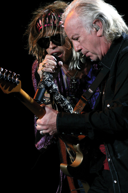 Tyler ja Brad Witford
Avainsanat: Aerosmith yhdysvallat Hartwall Areena Helsinki glamour Steven Tyler Brad Witford