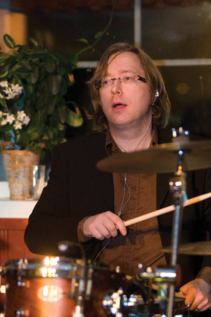 Vara-Aku
Tomi Pietilä
Avainsanat: Allways+ cover disko Elimäki Alppiruusu Tomi Pietilä