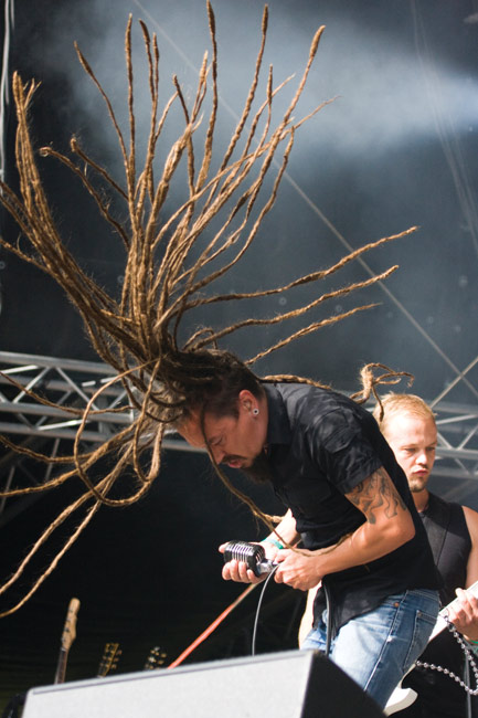 Letti lentää
Avainsanat: Amorphis Ankkarock Vantaa Korso Puistolava Tomi Joutsen tatuointi tatuoinnit parta hiukset tukka rastat heiluttaa pyörittää lentää ilmassa
