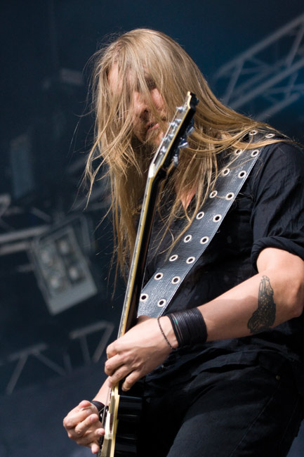 Tukka silmillä
Esa Holopainen 2008
Avainsanat: Amorphis Ankkarock Vantaa Korso Puistolava Esa Holopainen tukka silmillä