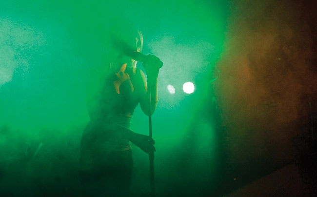 Savun seassa
Anna Abreu, Amarillo, Kotka 2007.
Avainsanat: Anna Abreu Idols Amarillo latino savu vihreä Amarillo Kotka