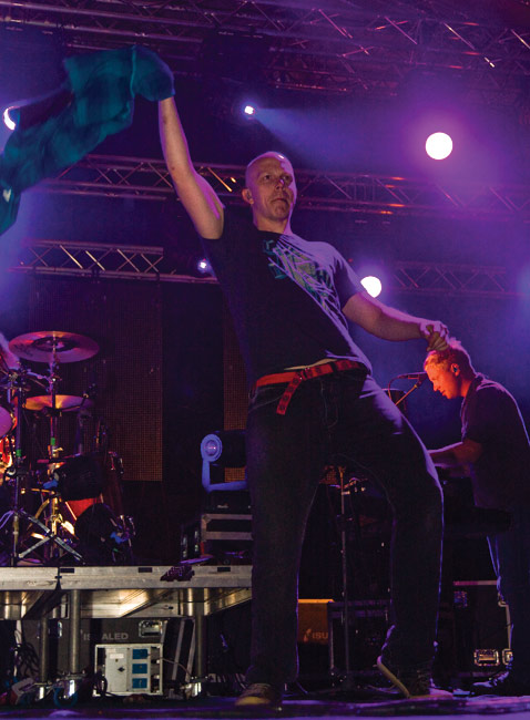 Striptease-tanssija työssään
Avainsanat: Apulanta Kotka rockfestival Toni Wirtanen Antti Pitkäjärvi