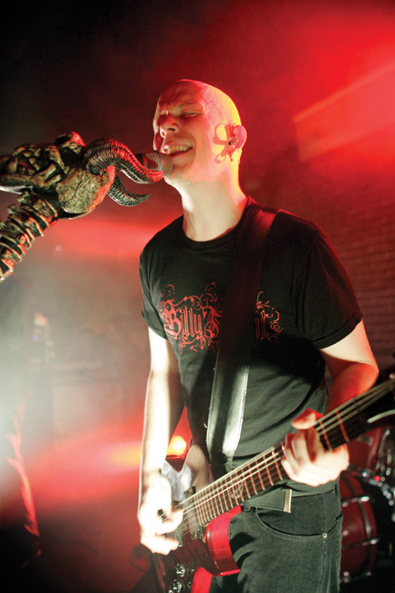 "Luota siihen pidä kiinni uskostasi ihmisiin.."
Avainsanat: Apulanta Toni Wirtanen tulkita välittäjäaine välittää tunteita