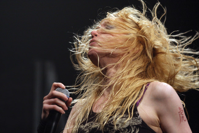 Ravenous
Angela Gossow, Helsinki 2007.
Avainsanat: Arch Enemy Black Crusade Jäähalli Helsinki Ruotsi swedish Angela Gossow blonde heavy metal