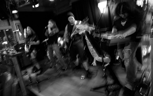 Hirviä /ö meininki
The hitmen diaries
Avainsanat: The Backstabbing Bastards Back Room Kotka Mika Varis Antti Juuti Jarkko Tuunanen Hirviä /ö meininki
The hitmen diaries
Avainsanat: The Backstabbing Bastards Back Room Kotka Mika Varis Antti Juuti Jarkko Tuunanen