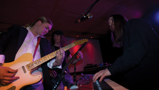 Bluesia
Ville Tolvanen Bluesbakers 2010
Avainsanat: Ville Tolvanen Bluesbakers Yellari Kotka