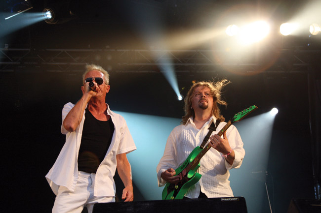 Bonnet ja Lamminsivu
Graham Bonnet, Mika Lamminsivu
Avainsanat: Graham Bonnet Rainbow legends Jurassic Rock Mikkeli Finland Mika Lamminsivu