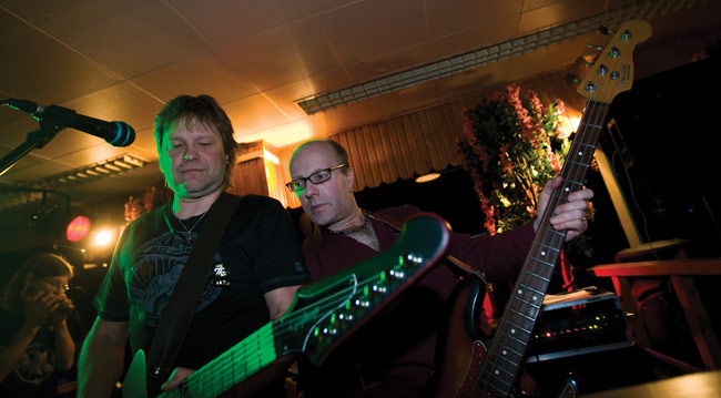 Näin se menee!
Bottoms Up
Avainsanat: Bottoms Up Asema pubi Kotka