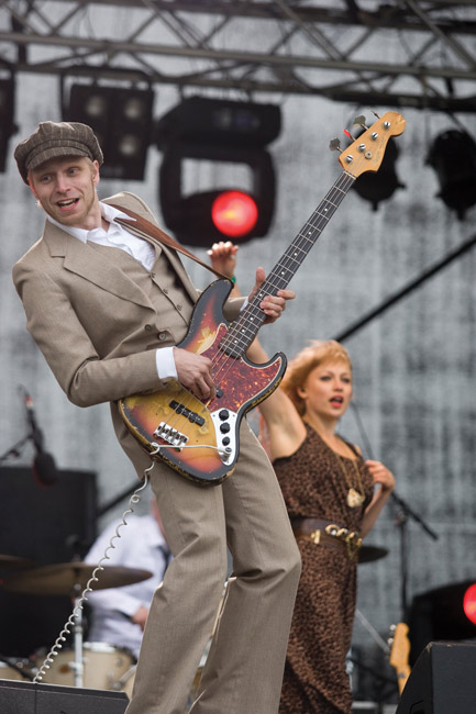 Bassosoolo
Avainsanat: Chisu Christel Sundberg Kotka rockfestival kaunis seksikäs suloinen räväkkä Tero Palo bassosoolo basisti
