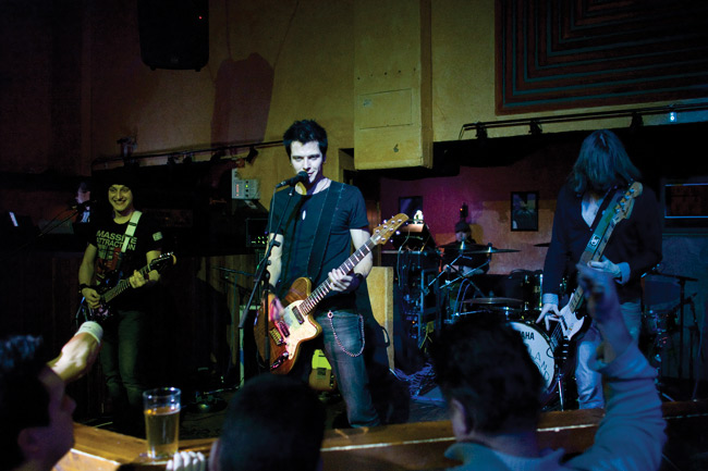 Crumbland 2008
Amarillo, Kotka 2008.
Avainsanat: Crumbland love grunge in your head amarillo Kotka Jontte Genberg Antti Pylkkänen Pexi Parviainen Teemu Seppälä