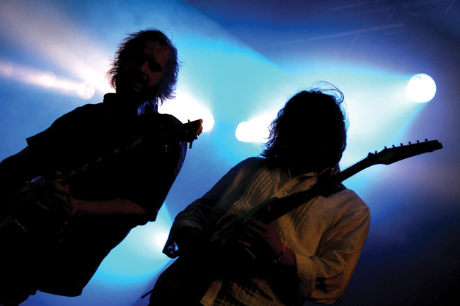 Kasvottomat kitaristi
Rainbowta ei ole, mutta Rainbow soi ja kuuluu, Jurassic Rock, Mikkeli 2007.
Avainsanat: Rainbow Legends kitaristit daffy Terävä Mika Lamminsivu profiilit vastavalo