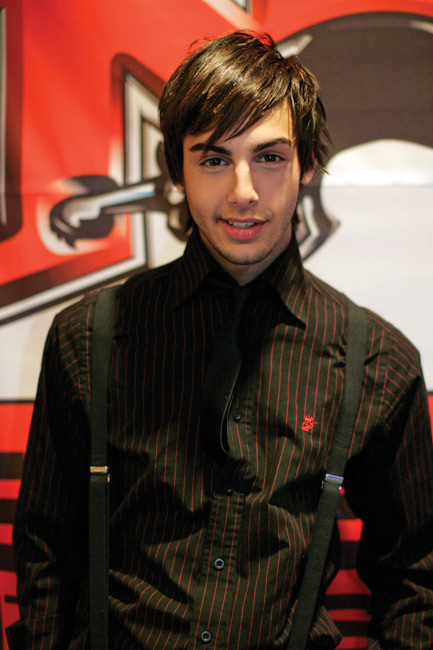 Darin Zanyar
Poseerausta Hartwall Areenan lehdistötiloissa ennen keikkaa, NRJ radio awards 2007.
Avainsanat: Darin NRJ radio awards Helsinki Idol 2004 Ruotsi ruotsalainen break the news Zanyar kurdi