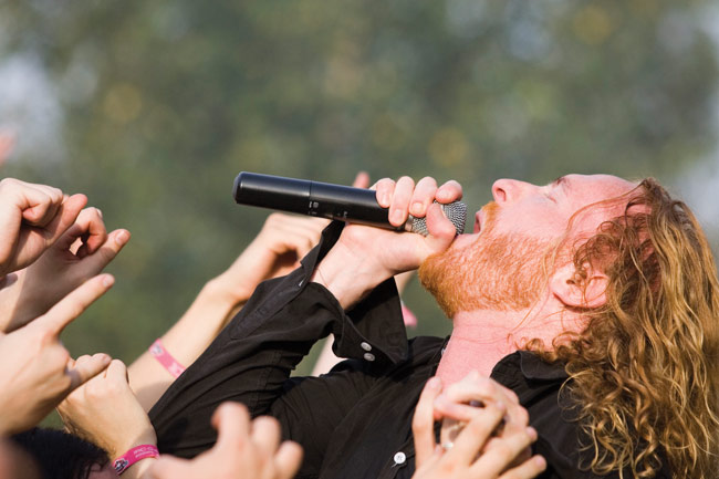 Enter Suicidal Angels
Mikael Stanne ja Mikkelin yleisön käsiä.
Avainsanat: Dark Tranquillity Mikkeli Visulahti Jurassic Rock yleisö solisti parta Enter Suicidal Angels Mikael Stanne