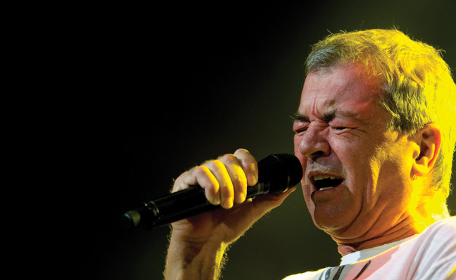 Vähän kireänä tänään
Ian Gillan 2008
Avainsanat: Deep Purple Jäähalli Helsinki Ian Gillan kirkua screaming