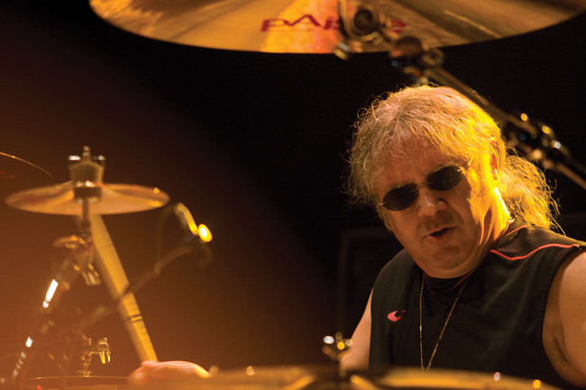 Ian Paice 2008
Avainsanat: Deep Purple Jäähalli Helsinki Ian Paice drummer rumpali lasit keltainen