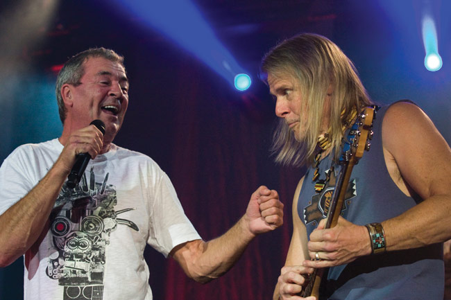 The Perfect Strangers
Ian Gillan & Steve Morse
Deep Purple, Helsinki 2008.
Avainsanat: Deep Purple Jäähalli Helsinki Ian Gillan Steve Morse perfect strangers
