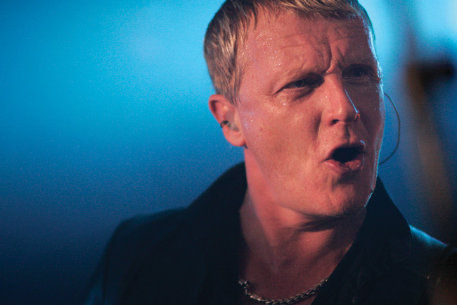 Eve 2006
Avainsanat: Dingo Jarkko Eve basisti alkuperäisjäsen Kaikki kaunis katoaa vauhdikas