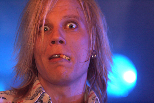 Erik Valkama
Avainsanat: Erik Valkama Dingo Bomfunk MC hämmästynyt pelleilee tupakka silmät