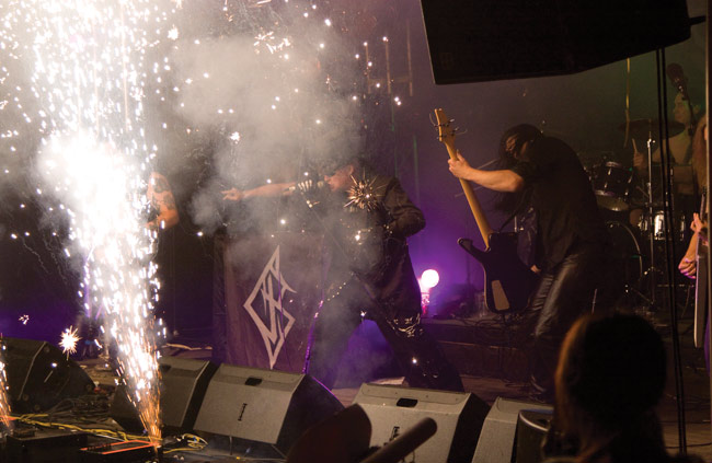 Kipinää pukkaa
Avainsanat: Domination Black Dark River festival Kotka pyrotekniikka ilotulitus kipinät Kari A Killgast Juha Beck Ville Viren Sir Lauri Eerola Kipinää pukkaa
Avainsanat: Domination Black Dark River festival Kotka pyrotekniikka ilotulitus kipinät Kari A Killgast Juha Beck Ville Viren Sir Lauri Eerola