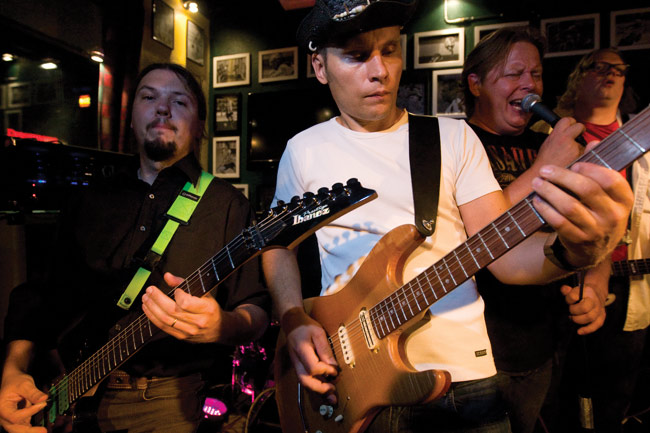 Jaskassa 2011
Endless Circles
Avainsanat: Endless Cirkles Jaska Jaakko V Kotka cover