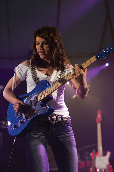 Grip of the blues
Erja Lyytinen 09
Avainsanat: Erja Lyytinen Kouvolan komiat Keskuspuisto GTR-tour blues kaunis seksikäs 
