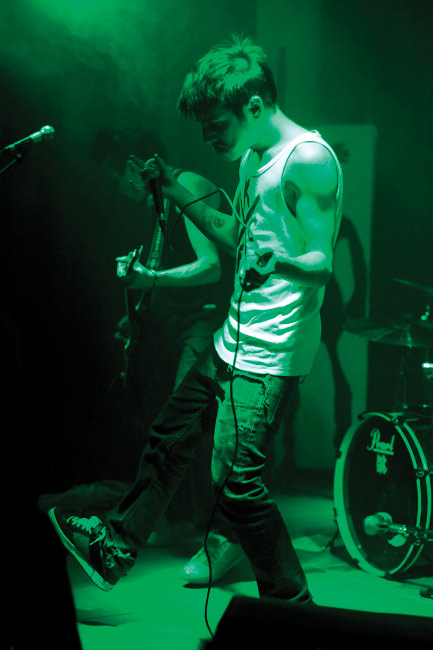 Aleksi Dufva
Avainsanat: Feed us kaptain unbelievable fuku Aleksi Dufva Reima Kukkonen Janne Lehmonen Markus Laine Kotka Greippi nuokkari