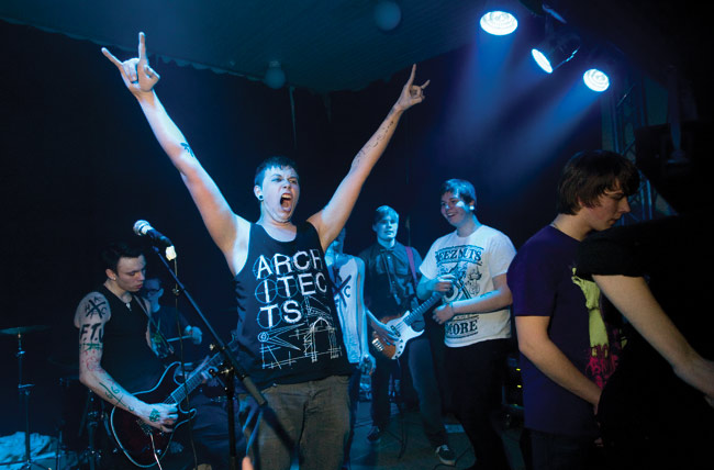 Yleisön puheenvuoro
Avainsanat: Feed us kaptain unbelievable fuku Aleksi Dufva Reima Kukkonen Janne Lehmonen Markus Laine Kotka Greippi nuokkari