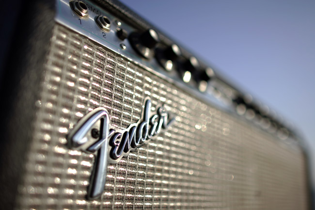 Fender
Vain Fender on Fender
Avainsanat: Fender Twin Reverb vahvistin kitara kombo nupikat legendaarinen putkivahvistin soundi logo
