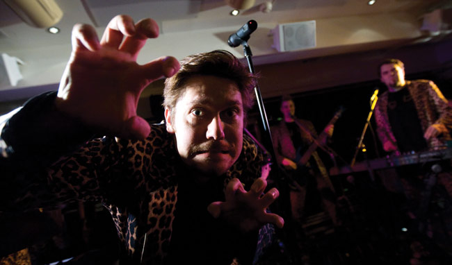 Kissapeto saalistaa
Banketti, Kotka 2010
Avainsanat: Gepardi Banketti cover Kotka Visa Eero Antero Luttinen kissapeto