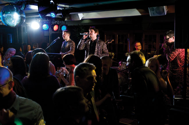 Banketti 
Gepardi 2010
Avainsanat: Gepardi Banketti cover Kotka