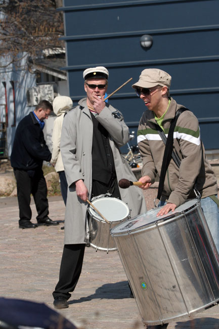 Rumpusoolo
Avainsanat: Groove Percussion Band rumpusoolo patarumpu rytmi Harri Setälä vappu