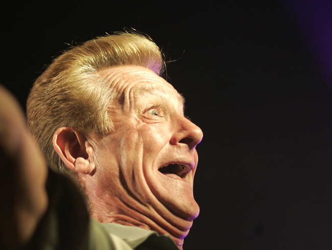 Yllätys
Graham Bonnet on hauska kaveri, joka pilaili ainakin Kouvolassa koko ajan mm. iästään ja ulkonäöstään.
Avainsanat: Graham Bonnet hauska vahna pilailla pelleillä iloinen kaksoisleuka hämmästynyt yllätys Yllätys
Graham Bonnet on hauska kaveri, joka pilaili ainakin Kouvolassa koko ajan mm. iästään ja ulkonäöstään.
Avainsanat: Graham Bonnet hauska vahna pilailla pelleillä iloinen kaksoisleuka hämmästynyt yllätys